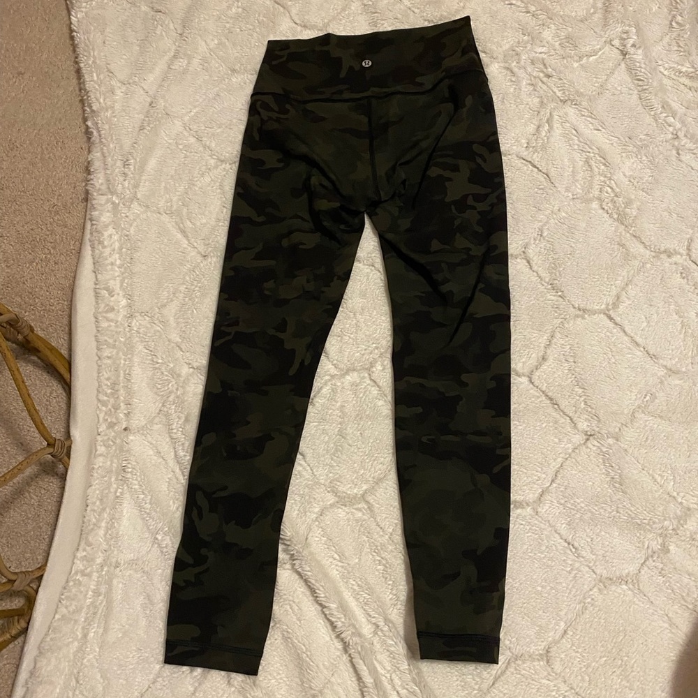 Lululemon Align HR Crop 23” Leggings Size 6 Green Camo